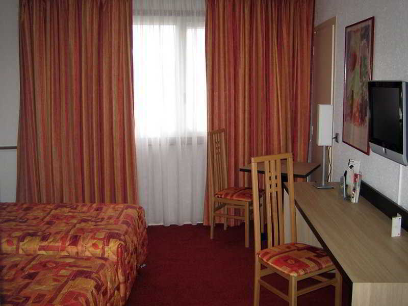Inter-Hotel La Closerie Beaune Beaune  Szoba fotó
