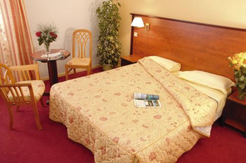 Inter-Hotel La Closerie Beaune Beaune  Szoba fotó