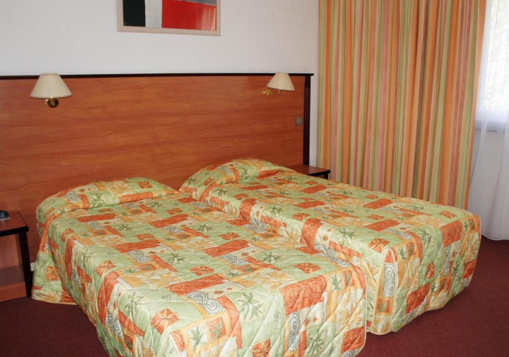 Inter-Hotel La Closerie Beaune Beaune  Szoba fotó